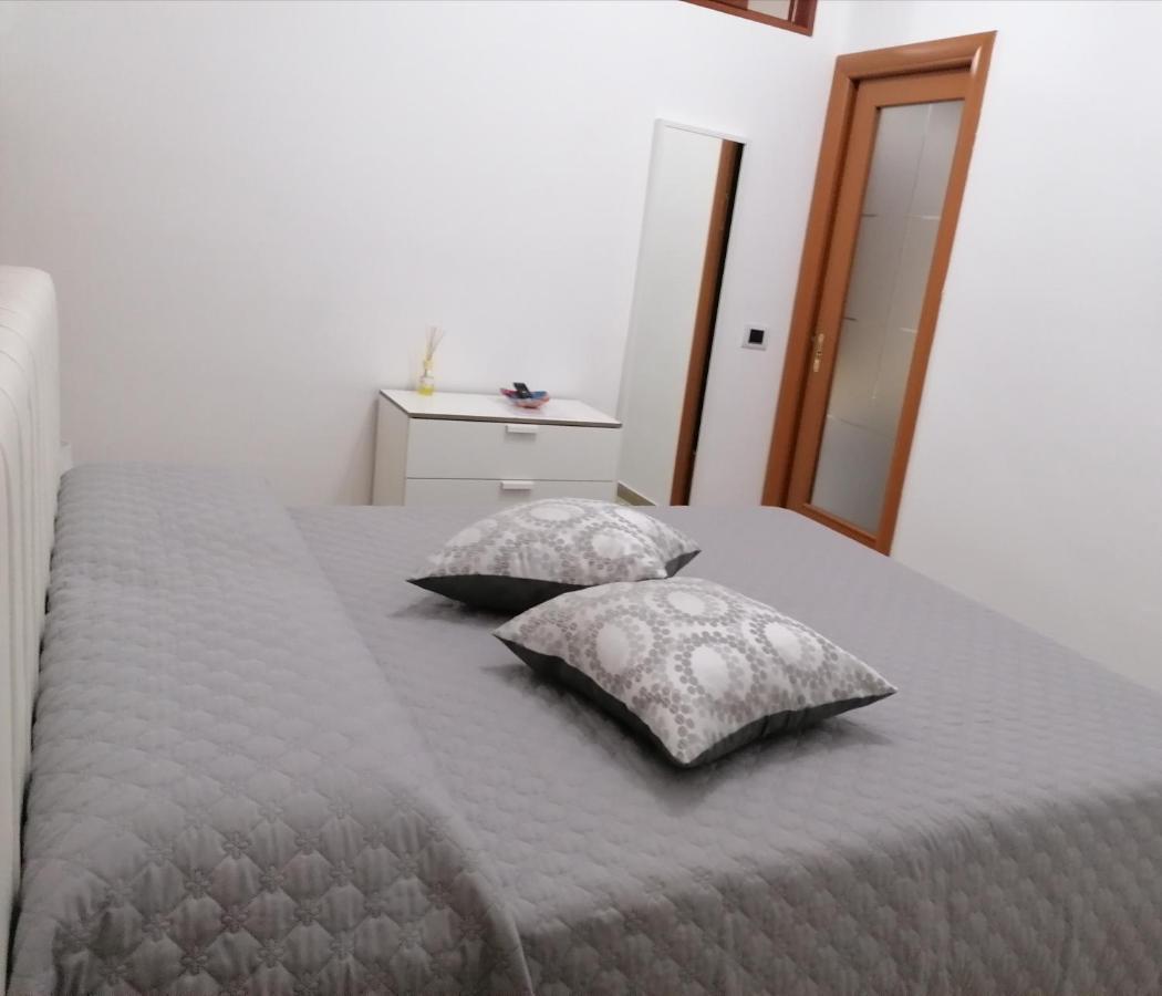 Home Sweet Home Rooms Bari Exteriör bild