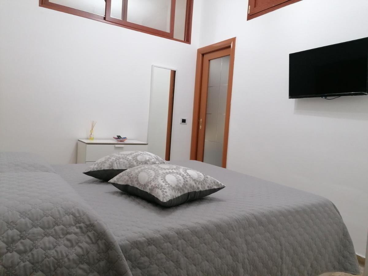 Home Sweet Home Rooms Bari Exteriör bild